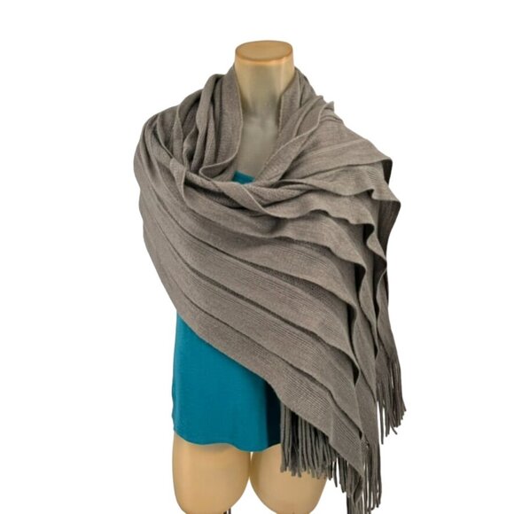 Soma Intimates Fringe Shawl Wrap Scarf Gray tiered 28 X 80 - Picture 14 of 14